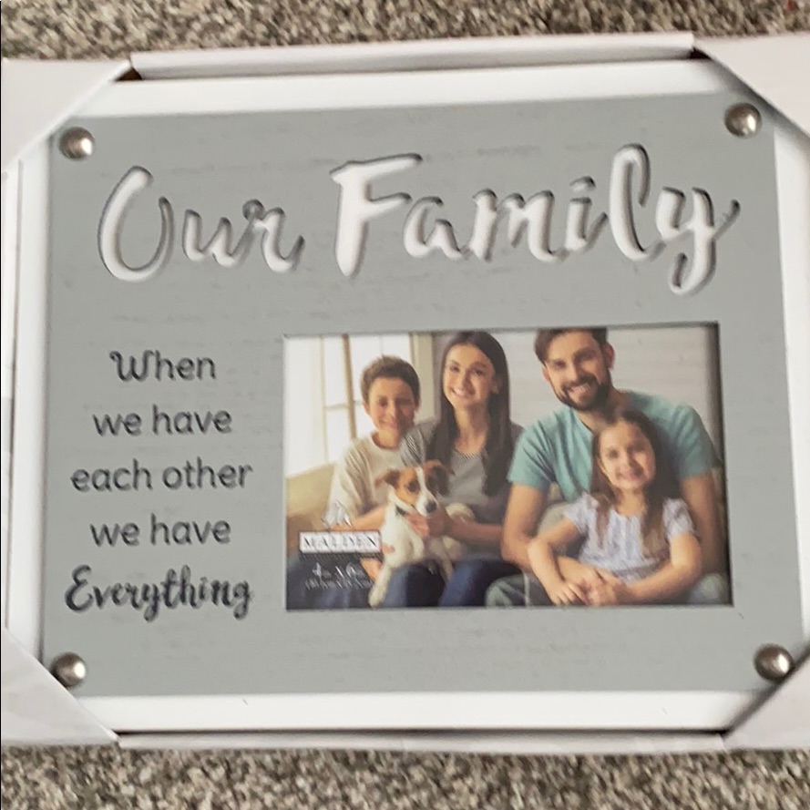 Our Family 4 X 6 Picture Frame  Brand New